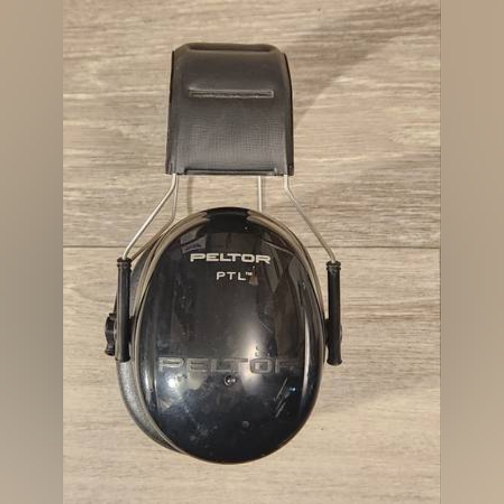 Peltor Black Hearing Protection Earmuffs